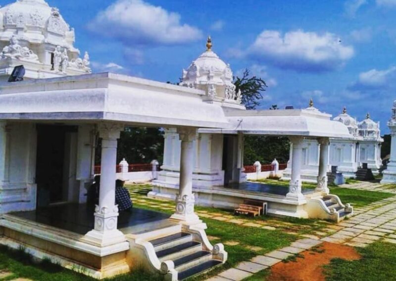 Private Daytrip to Ramoji Film City and Sanghi Temple by Car - Key Points