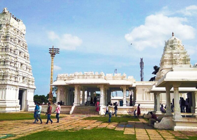 Private Daytrip to Ramoji Film City and Sanghi Temple by Car - Who Will Enjoy This Tour?