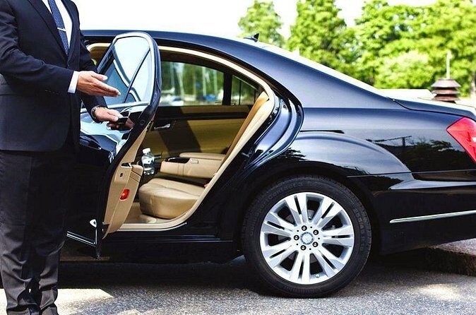 Private Departure Transfer to Pudong Airport from Shanghai City - Who Should Consider This Service?