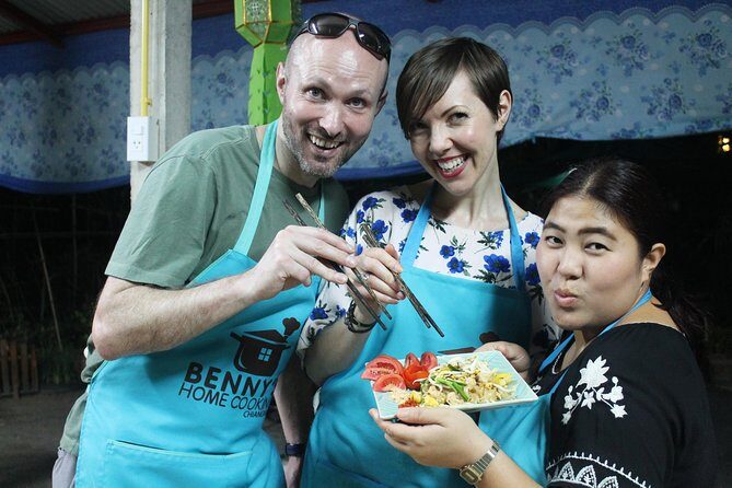 Private Dinner Cooking Class with Benny in Chiang Mai - Starting with a Personal Touch: Pickup and Market Tour