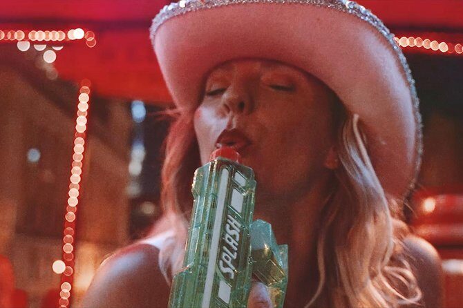 Private Downtown Nashville Party Tractor Tour 21+ Only! - What Sets It Apart