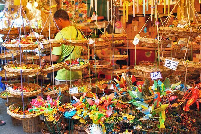 Private Exclusive Guided Chatuchak Weekend Market Shopping Tour - Authenticity and Special Touches
