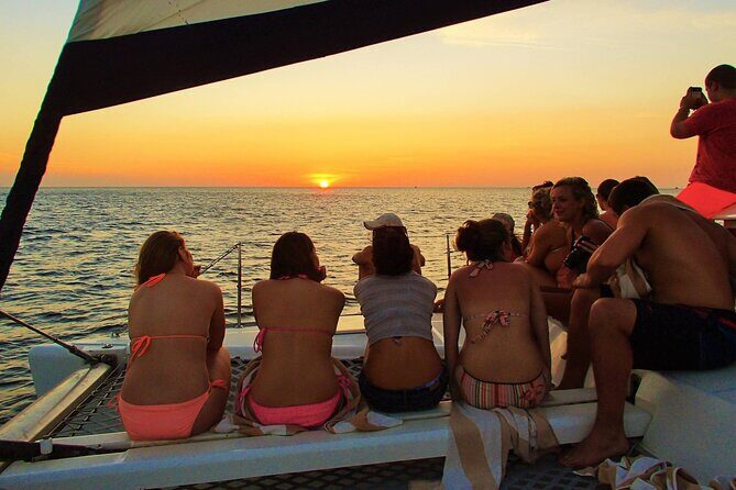 Private Exclusive Sundowner catamaran with Dinner & Transfer - Key Points