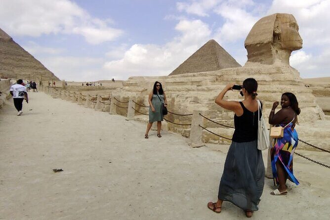 Private Expert tour Giza Pyramids ,Sphinx ,Nile Dinner Cruise & Belly Dancer - Exploring the Giza Pyramids and Sphinx