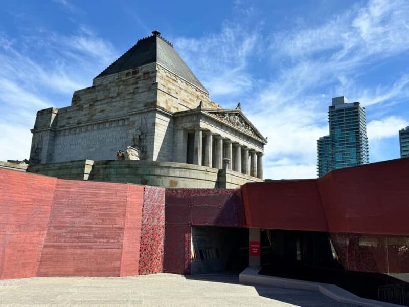 Private: Explore Melbourne CBD & Brighton Beach Boxes. - Key Points