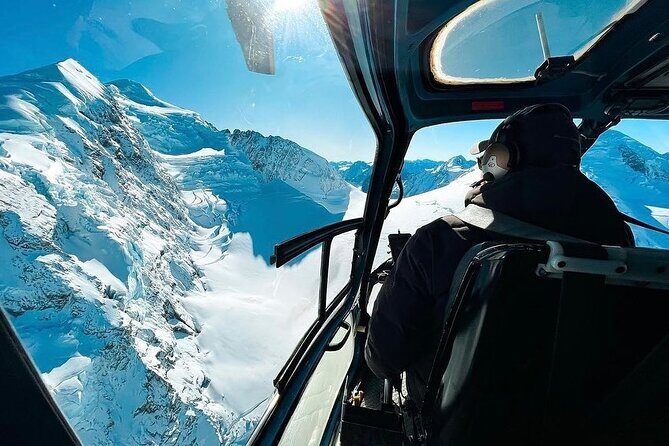 Private Flight - 2 Glaciers - Snow Landing - Franz Josef - 35mins - The Details of the Tour: What You Can Expect