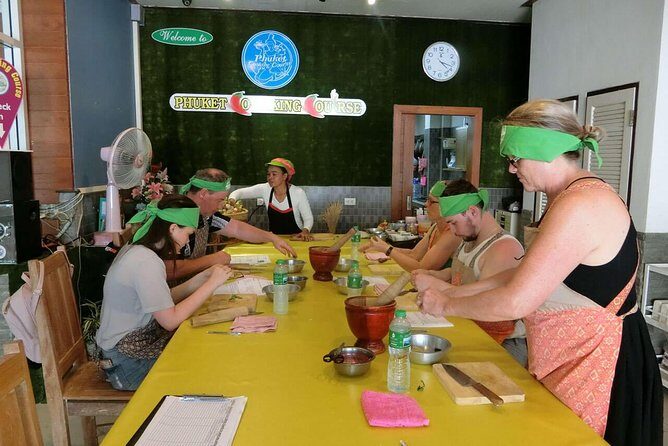 Private food Tour + Sightseeing +Thai Cooking class - What Travelers Say