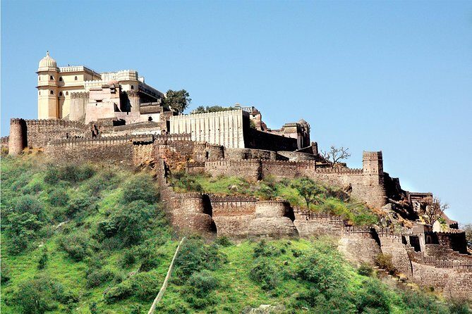Private Full-Day Tour to Ranakpur and Kumbalgarh from Udaipur - A Day of Heritage and Scenic Views