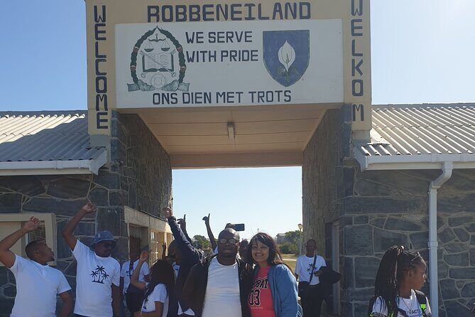 Private Full-Day Tour to Robben Island and Table Mountain - The Experience: What Travelers Say