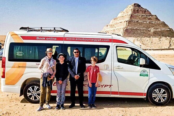 Private Full-Day Tour Visiting Giza Pyramids, Egyptian Museum and Old Market - Key Points