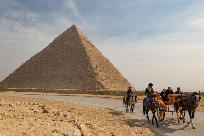 Private Full-Day Trip to Cairo from Hurghada by car - Exploring Giza: The Pyramids and Sphinx