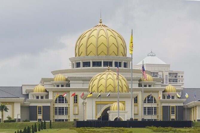 Private Full-Day Tour includes Petronas Twin Towers & Batu Caves - An In-Depth Look at the Itinerary