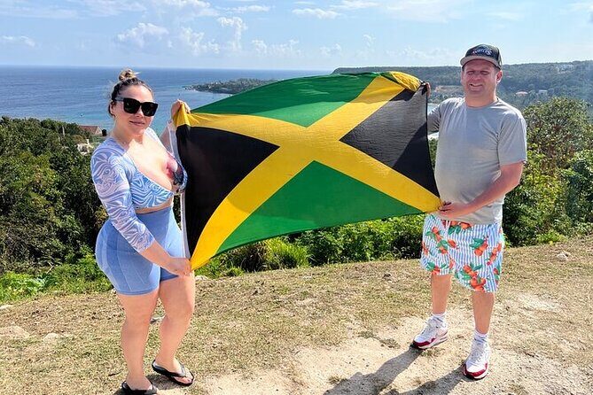 Private fun fill tour from Montego Bay to dunns river & blue hole - Stop 4: Ocho Rios Jerk Center (Local Flavors)