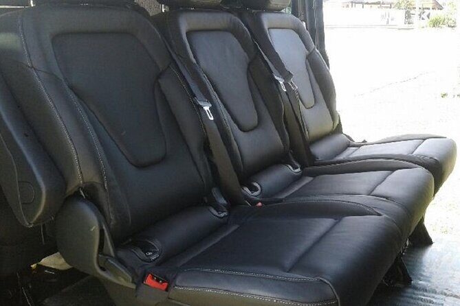 Private Gold Coast Airport Arrival Transfer to Byron Bay - The Perfect Start: A Personal Meet and Greet