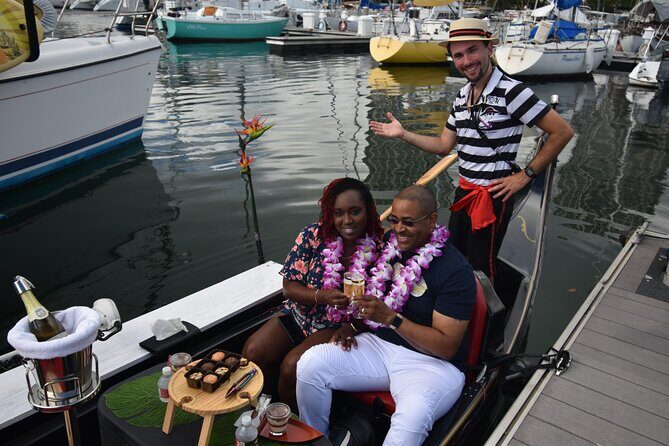 Private Gondola Cruise in Waikiki with Drinks and Pastry - The Experience from the Travelers Perspective