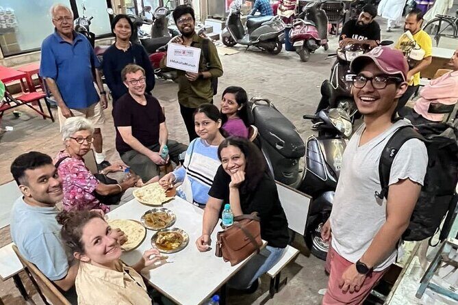 Private Guided Non-Veg Street Food Walking Tour in Muslim Quarter - What to Expect from the Bohri Mohalla Street Food Tour
