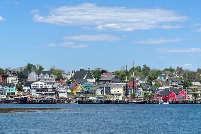 Private Guided Tour: Peggys Cove, Mahone Bay, Lunenburg & Ovens - A Look at the Best of Nova Scotia’s South Shore in One Day