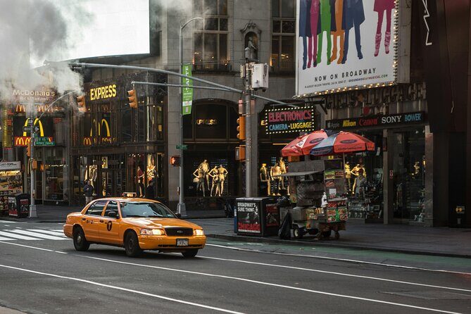 Private Guided Tour to Men in Black Movie New York Locations - Key Points