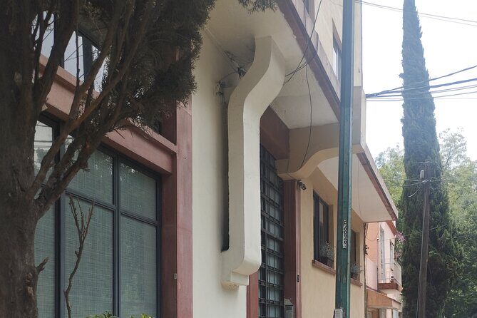 Private guided walking tour in La Condesa neighborhood with transportation - Discovering Unique Neighborhoods and Parks