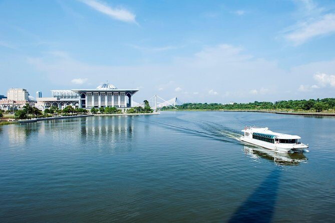 Private Half-Day Putrajaya Tour with Lake Cruise from Kuala Lumpur - An In-Depth Look at the Tour Experience
