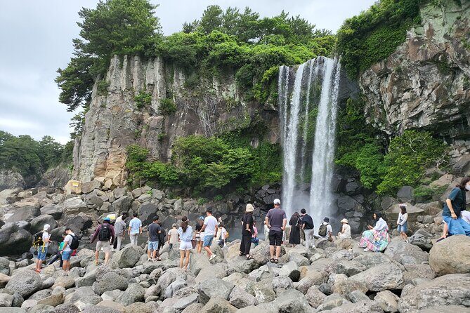 Private Half Day South and West Tour in Jeju Island - Refreshing Break at Osulloc Tea Museum