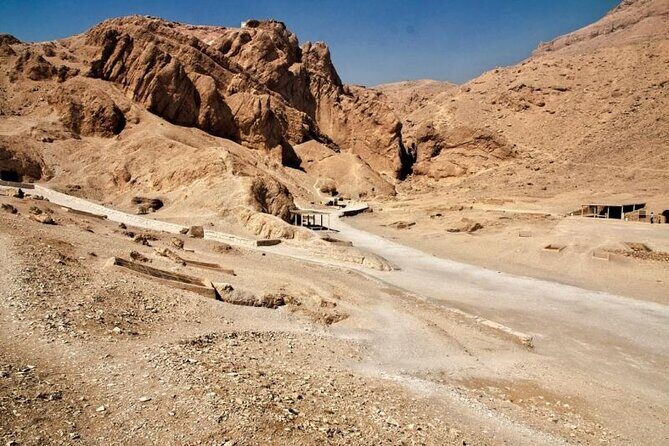Private Half Day Tour in Valley of the Queen and Habu Temple - Transportation and Comfort: Making It Easy
