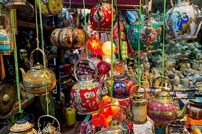 Private Half-Day Tour of Phnom Penh's Traditional Markets - Old Market: The Daily Life of Locals