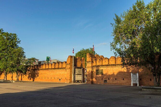 Private Half-Day Tour The Old Chiang Mai City With Street Foods - Key Points
