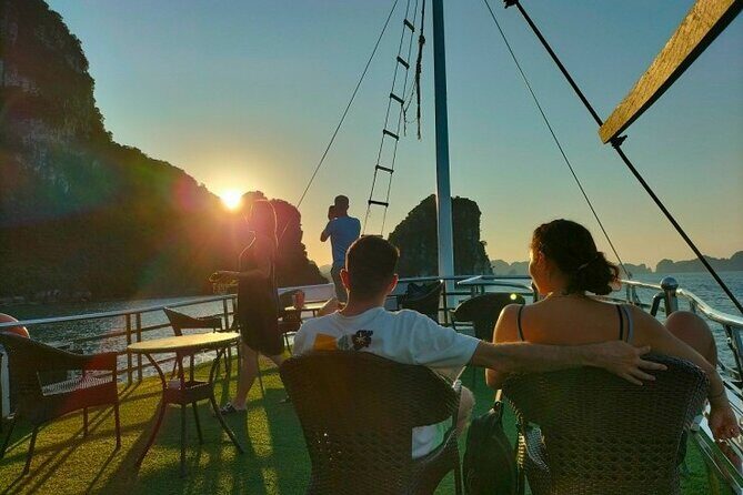 Private Halong Bay Tour With Lunch, Cave, Kayaking, Swimming - Highway Transfer - Who Is This Tour Best For?