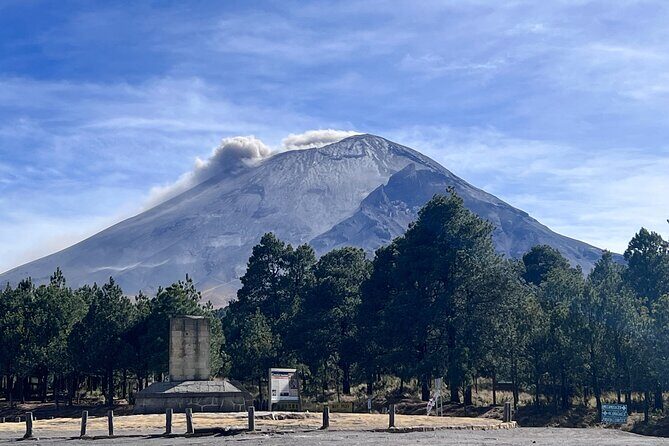 Private Hike next to volcano at 14800 ft. from Mexico city - Key Points