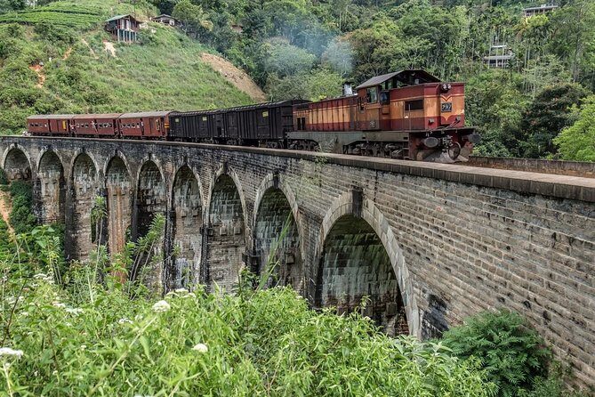 Private Hiking Adventure to the Little Adams Peak And Nine Arches Bridge. - Key Points