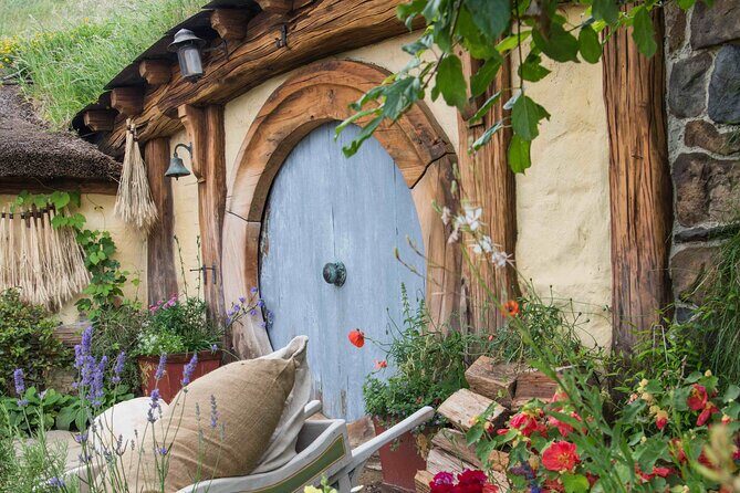 Private Hobbiton Movie Set & Waitomo Caves in a Day from Auckland - A Close-Up Look at the Tour Itinerary