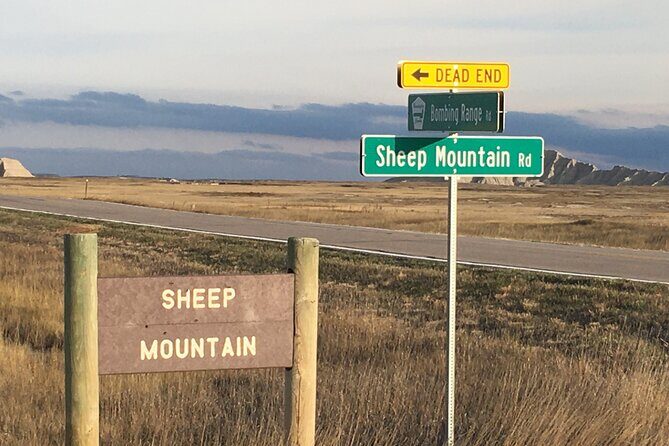 Private - JEEP Badlands Backcountry (Sage Creek/Sheep Mtn/Scenic) - The Guides: Knowledge and Friendliness Matter