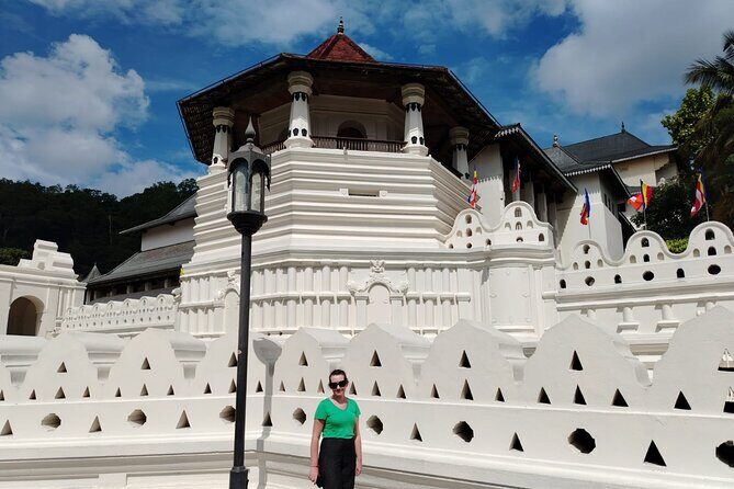 Private Kandy Day Tour: Temple of the Tooth & Lakeside Highlights - Key Points