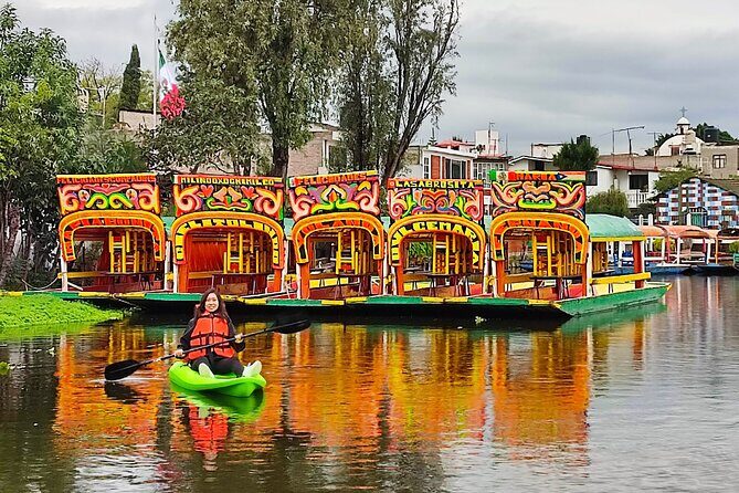 Private kayaks tour in Xochimilco & Cuicuilco pyramid - A Genuine Look at the Experience