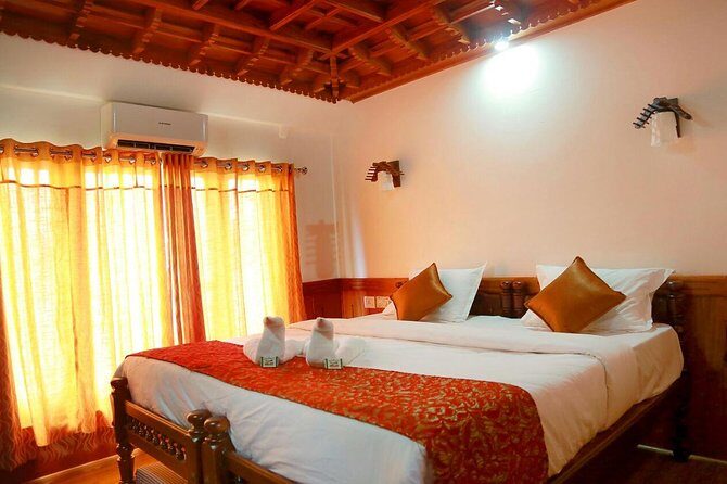Private Kerala Backwaters Houseboat Cruise with Lunch from Kochi - The Experience You Can Expect