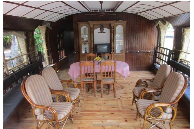 Private Kerala Backwaters Houseboat Cruise with Lunch from Kochi - The Sum Up