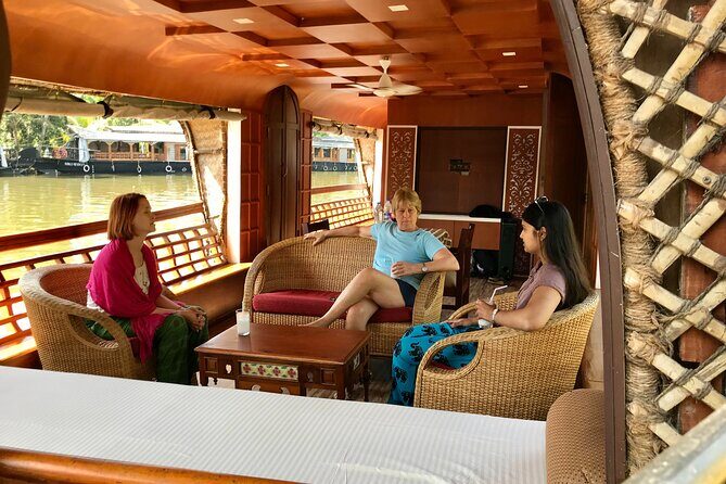 Private Kerala Backwaters Houseboat Cruise with Lunch from Kochi - FAQ