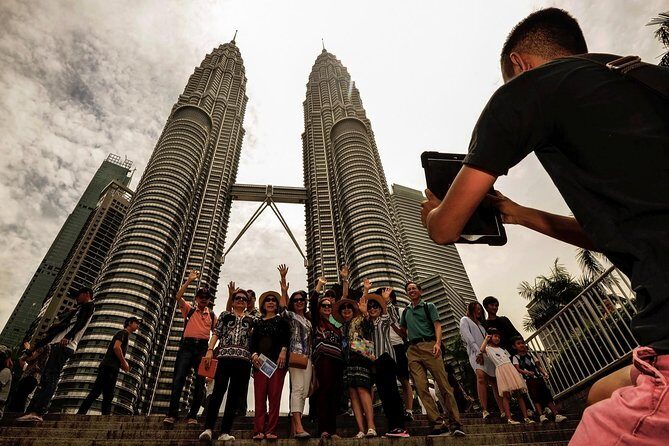 Private Kuala Lumpur Photographic Tour With Petronas Towers & Sky Box K.L Tower - Key Points