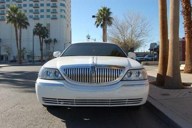 Private Las Vegas Airport to Hotel Luxury Limousine Transfer - A Closer Look: The Experience