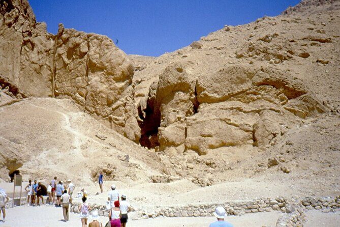 Private Luxor Tour to Queens Valley, Habu and Ramesseum Temples - Exploring Luxor’s West Bank: An Authentic Journey