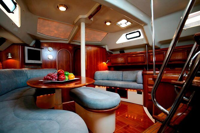 Private Luxury 42ft Sailing with Snorkeling in Los Cabos - Setting the Scene: What to Expect on the Cruise
