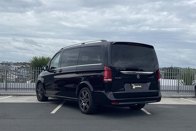 Private Luxury Airport Transfer to/from Central Auckland - Why Choose a Private Luxury Airport Transfer?