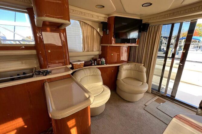 Private Luxury Yacht Cruise Tour in Miami Beach and Biscayne Bay - Who Will Love This Tour?