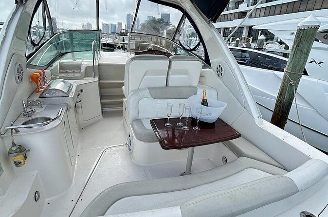 Private Luxury Yacht in Miami - The Sum Up