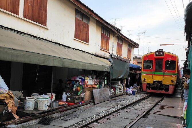 Private Maeklong Railway Market and Amphawa Day Tour from Bangkok - An In-Depth Look at the Tour Experience