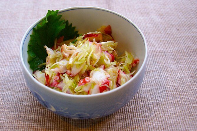 Private Market Tour and Cooking Lesson With a Tokyo Native Makiko in Her Home - The Home Kitchen and Cooking Experience