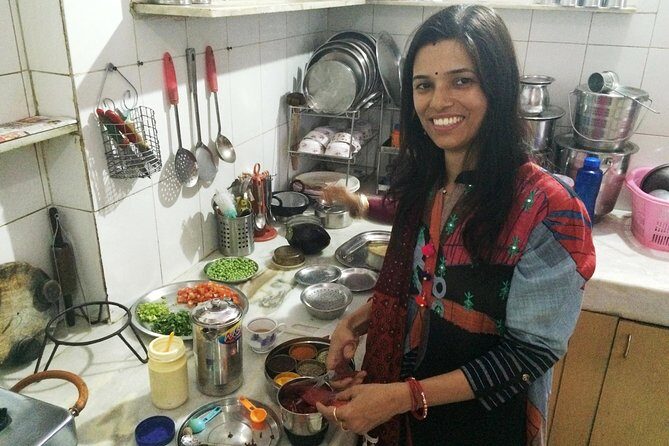 Private Market Tour & Vegetarian Cooking Class & Meal in a Local Jaipur Home - What the Tour Offers: A Genuine Cultural and Culinary Experience