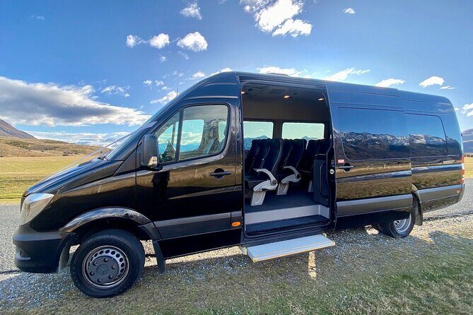 Private Minibus Arrival transfer Honolulu Airport HNL to Waikiki - The Practicality of Private Airport Transfers in Honolulu