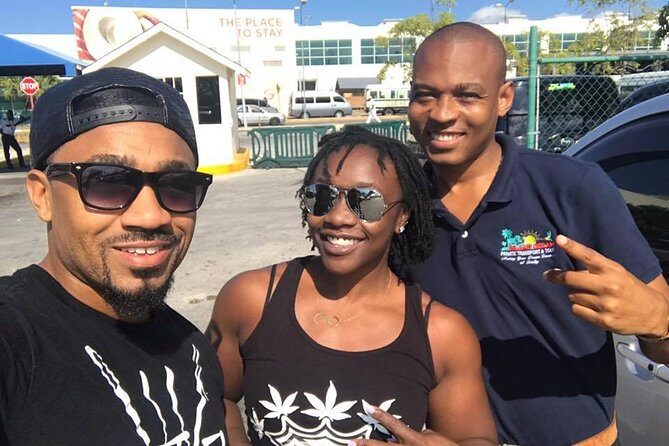 Private: Montego Bay Airport- Negril Resorts on the beach - Who Should Consider This Service?